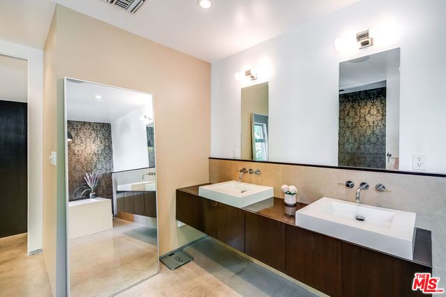 $10,995 | 5705 Katherine Avenue, Sherman Oaks, CA 91401