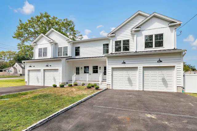 $903,000 | 148 Roseville Street, Fairfield, CT 06825