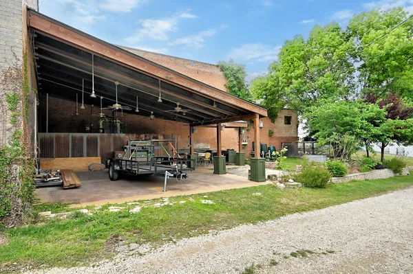 $2,500 | 104 Hoxie Street, Coupland, TX 78615