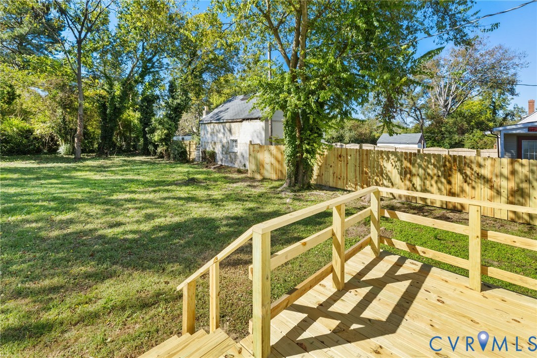 1815 Doron Lane Richmond, VA 23223 - Photo 24 of 26 a view of an outdoor space and yard