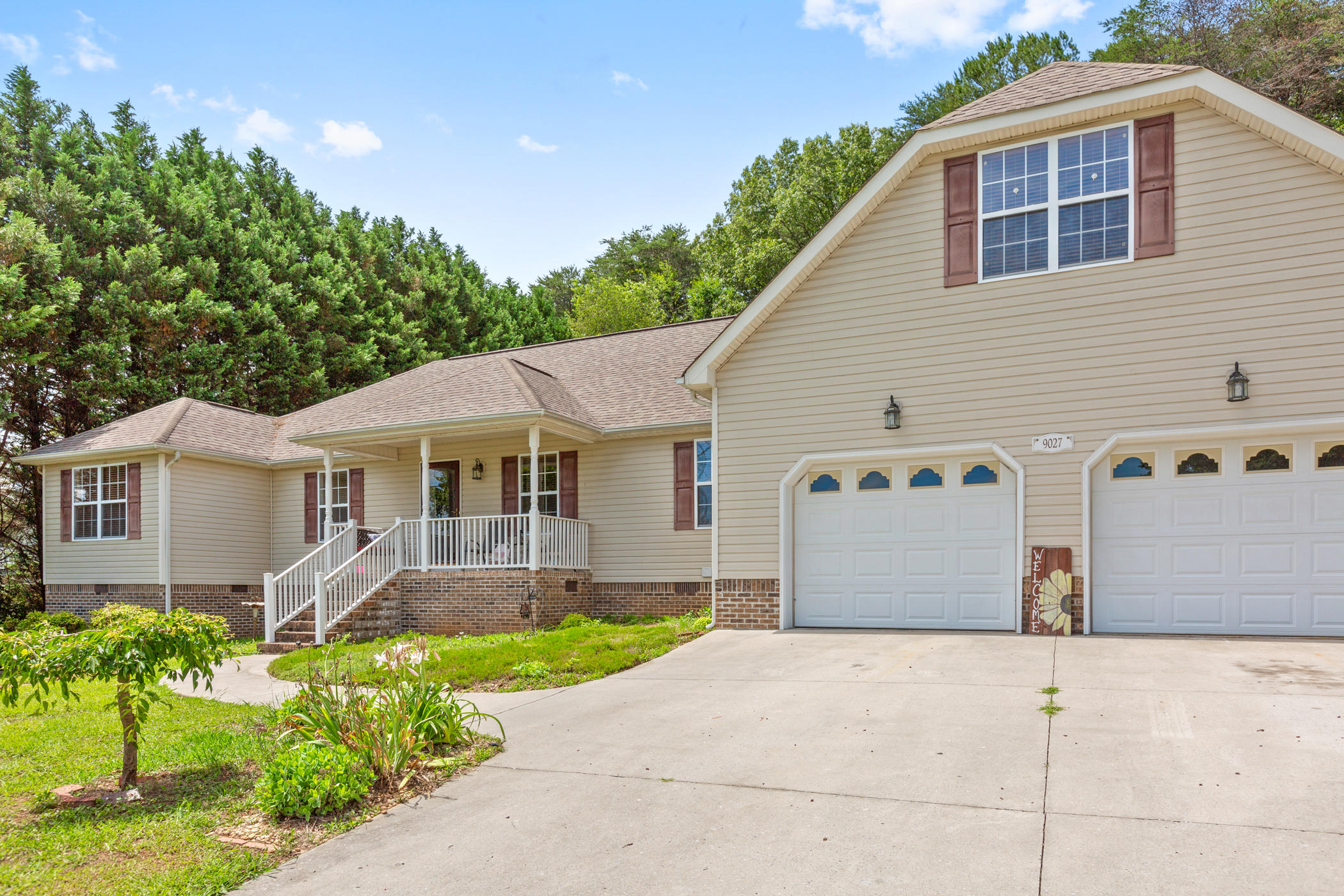 9027 Springfield Road Soddy Daisy, TN 37379 - Photo 3 of 35 Springfield (3 of 38)