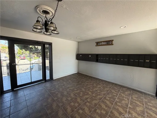 $2,700 | 240 West Verdugo Avenue, Burbank, CA 91502