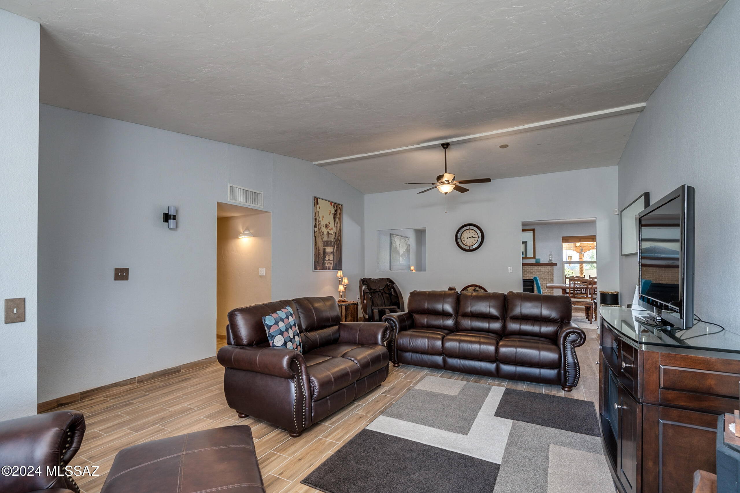413 Hopkins Street Rio Rico, AZ 85648 - Photo 10 of 36