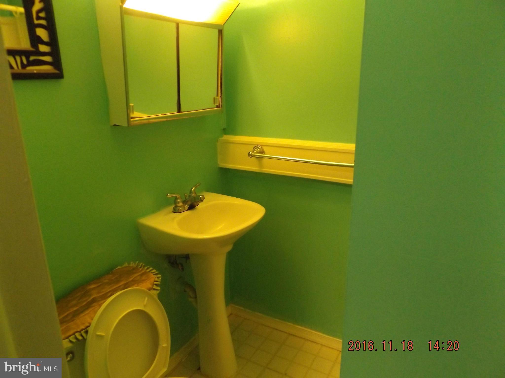 6633 Stanton Road Hyattsville, MD 20784 - Photo 15 of 21 Bath