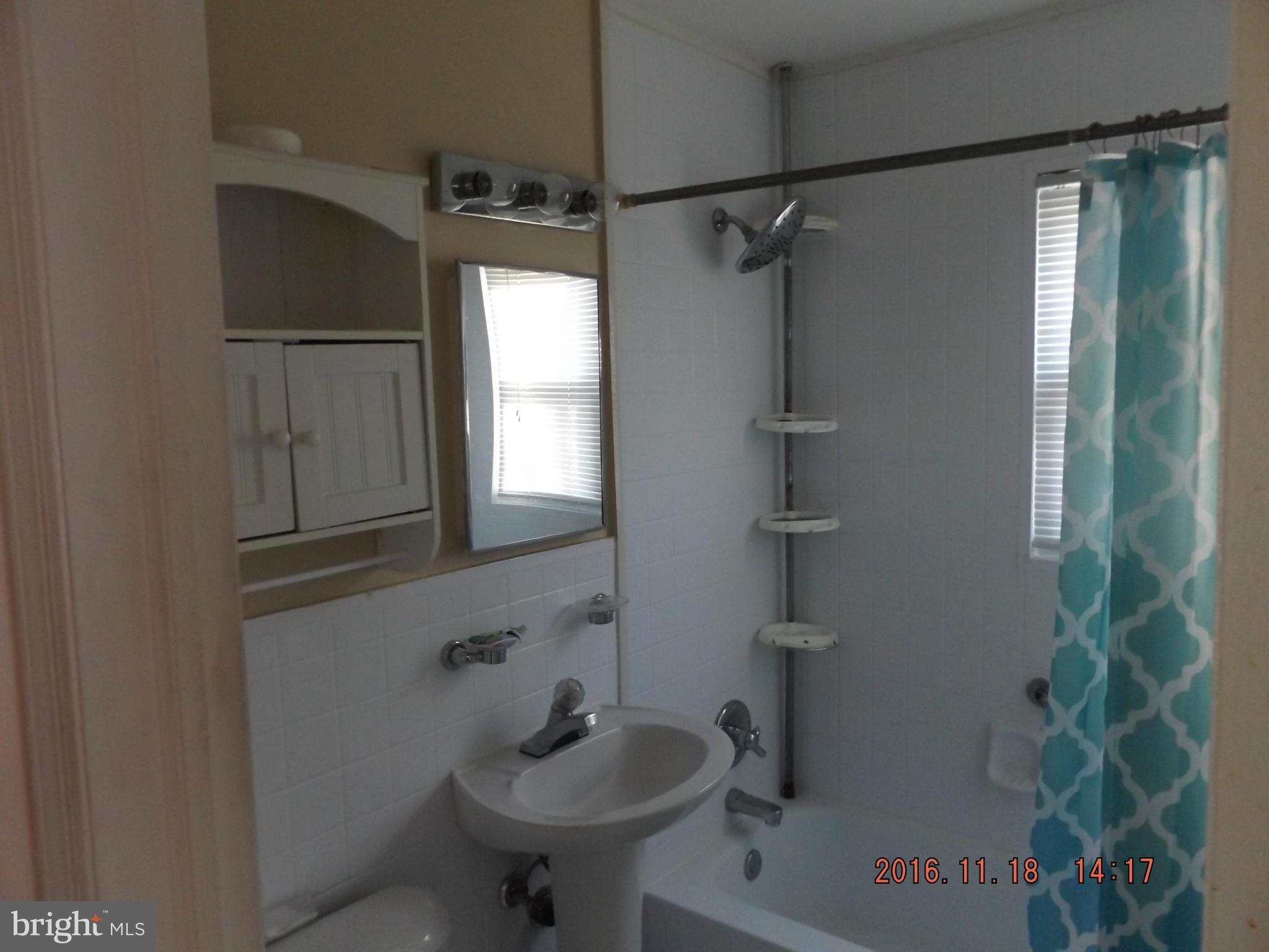 6633 Stanton Road Hyattsville, MD 20784 - Photo 10 of 21 Bath