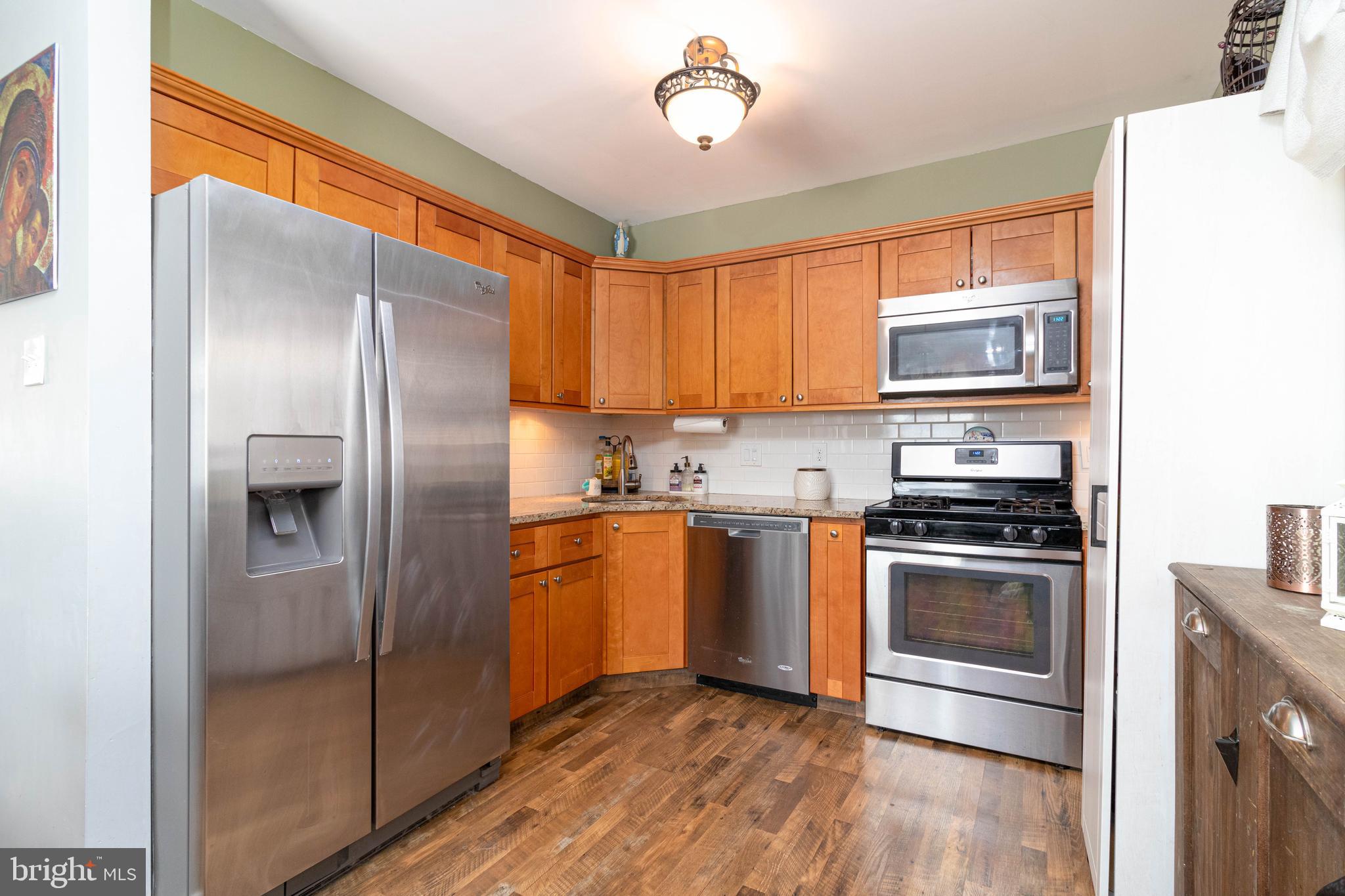 807 Tomlinson Road Philadelphia, PA 19116 - Photo 1 of 24 Updated kitchen: newer cabinets, granite counters