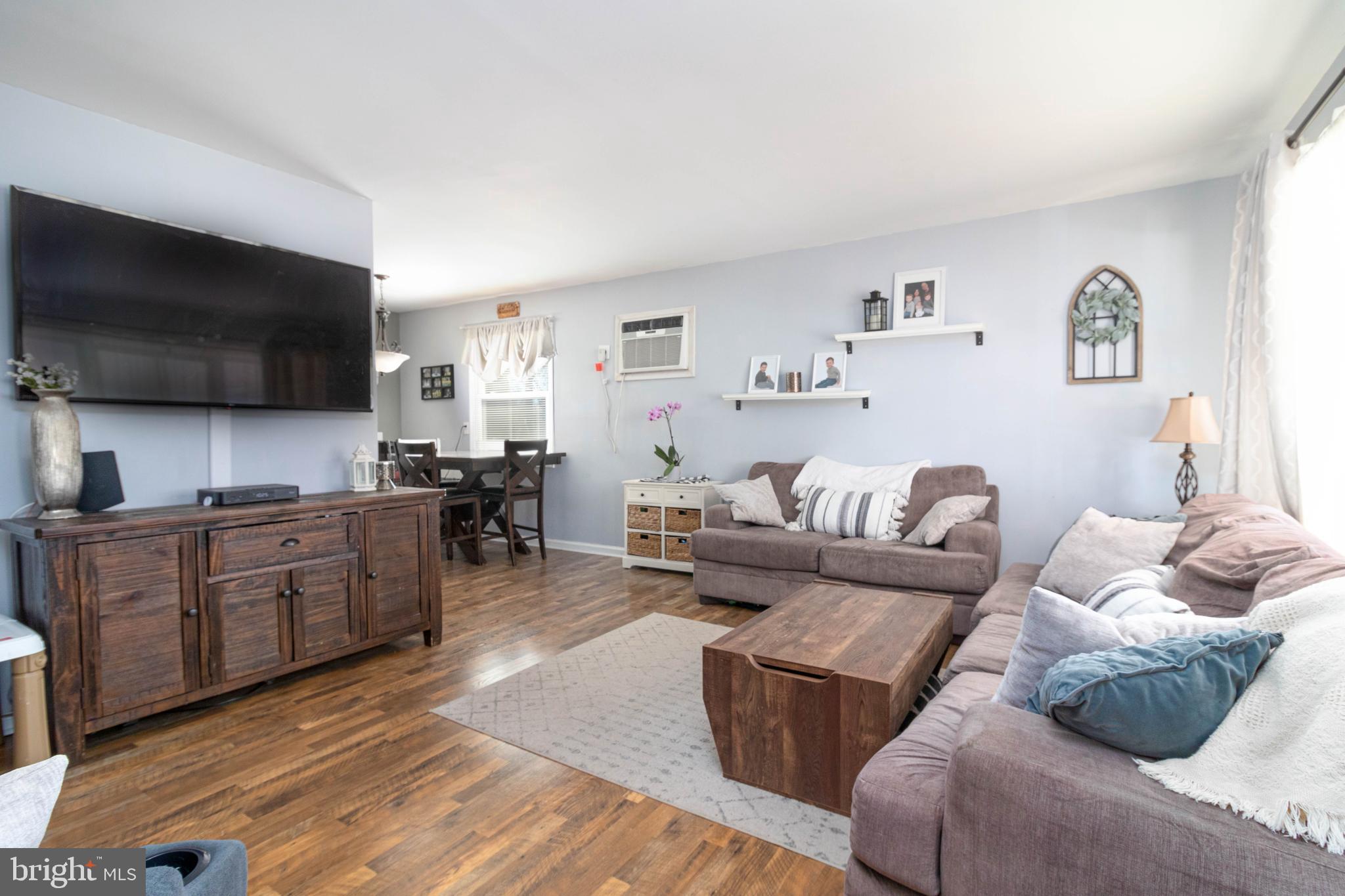 807 Tomlinson Road Philadelphia, PA 19116 - Photo 2 of 24 Living room. Heated floors on the main level
