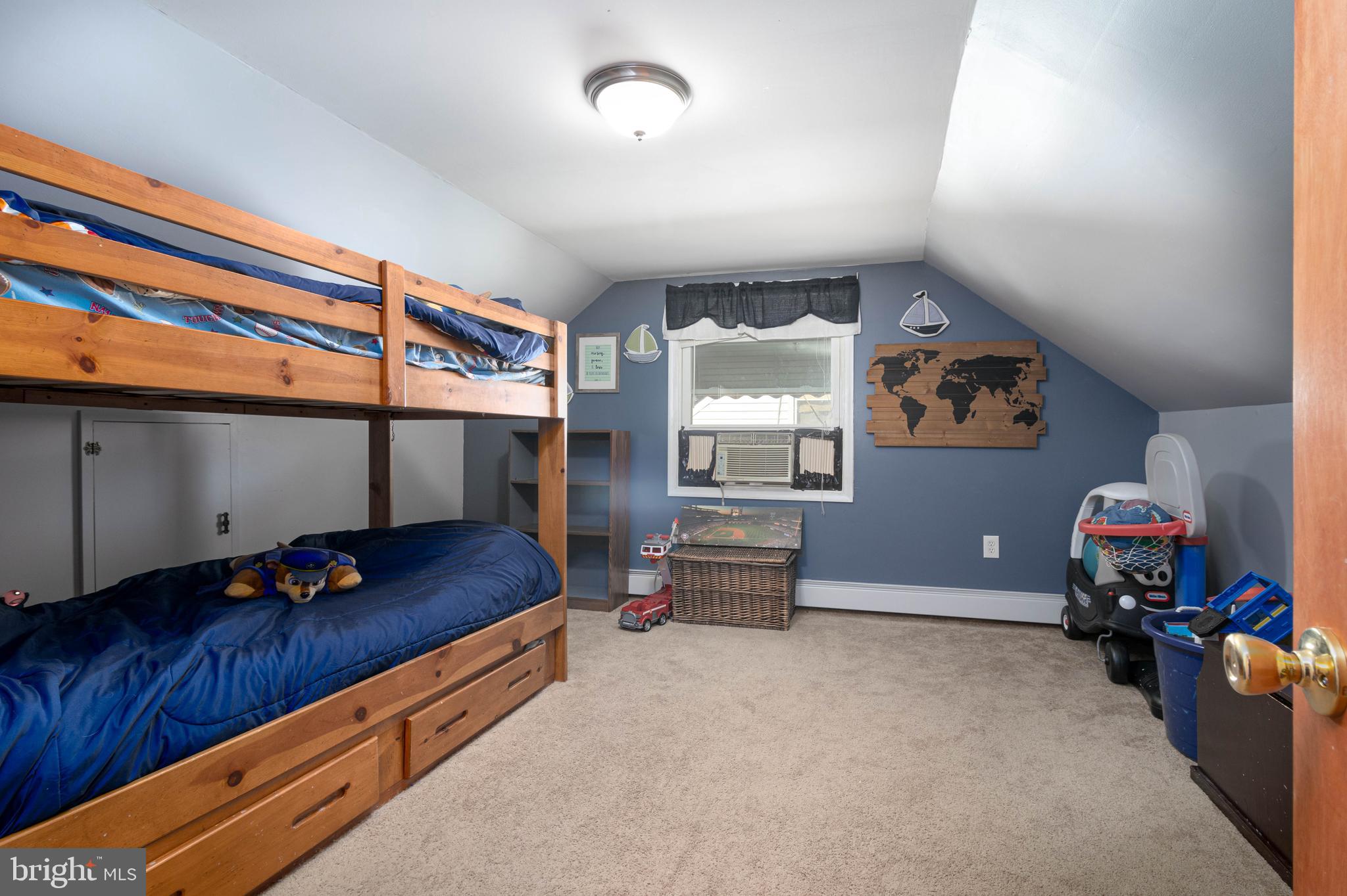 807 Tomlinson Road Philadelphia, PA 19116 - Photo 13 of 24 3rd bedroom (upper level)
