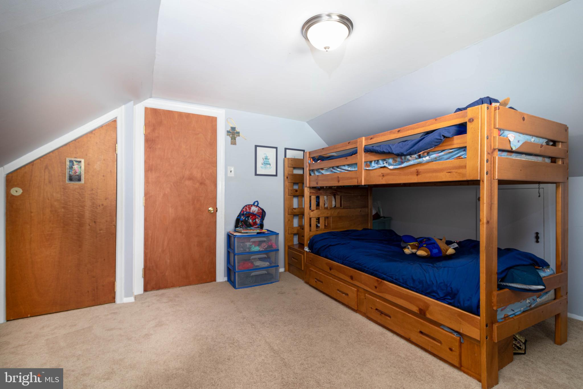 807 Tomlinson Road Philadelphia, PA 19116 - Photo 14 of 24 3rd bedroom (upper level)