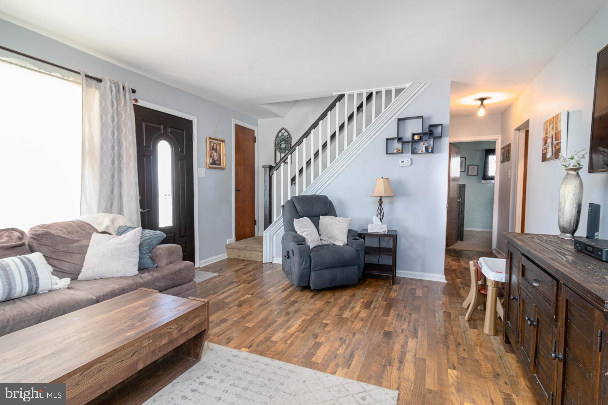 807 Tomlinson Road Philadelphia, PA 19116 - Photo 7 of 24 Living room. New floors!