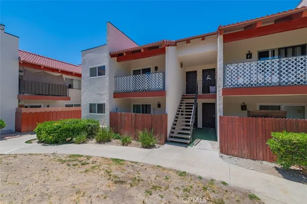$289,000 | 23611 Golden Springs Drive, Unit I7, Diamond Bar, CA 91765