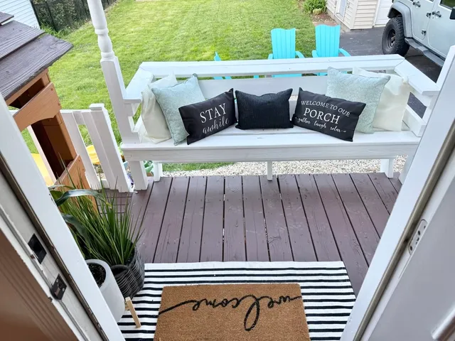 $300,000 | 926 Tappan Street, Woodstock, IL 60098