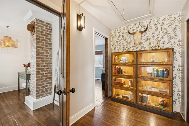 $300,000 | 926 Tappan Street, Woodstock, IL 60098