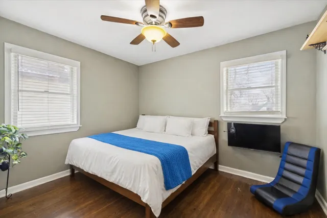 $300,000 | 926 Tappan Street, Woodstock, IL 60098