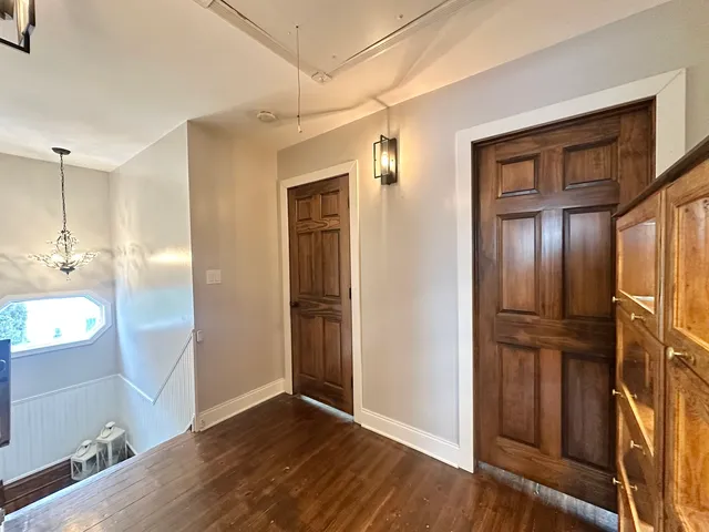 $300,000 | 926 Tappan Street, Woodstock, IL 60098