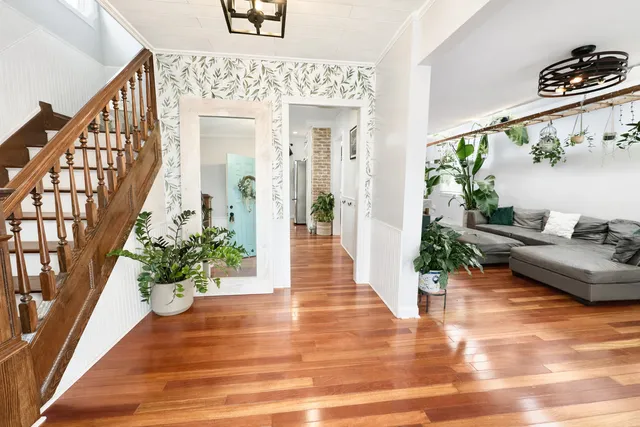 $300,000 | 926 Tappan Street, Woodstock, IL 60098