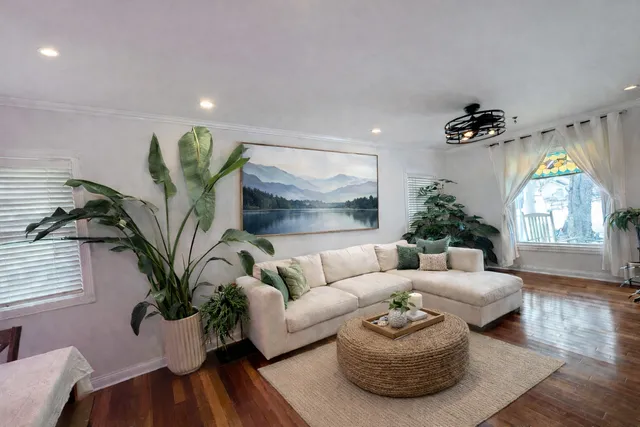 $300,000 | 926 Tappan Street, Woodstock, IL 60098