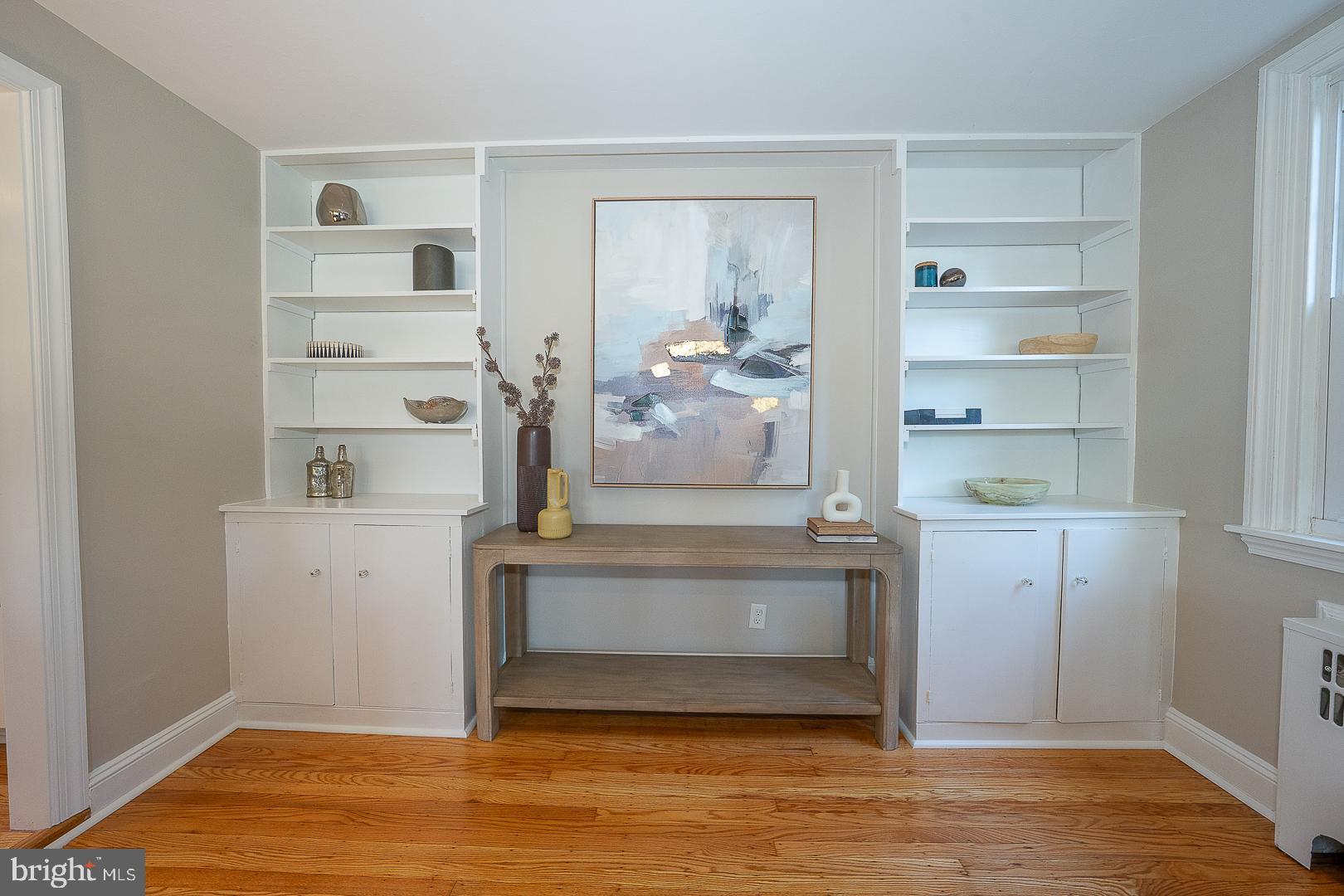 321 Earlington Road Havertown, PA 19083 - Photo 4 of 40 Built Ins
