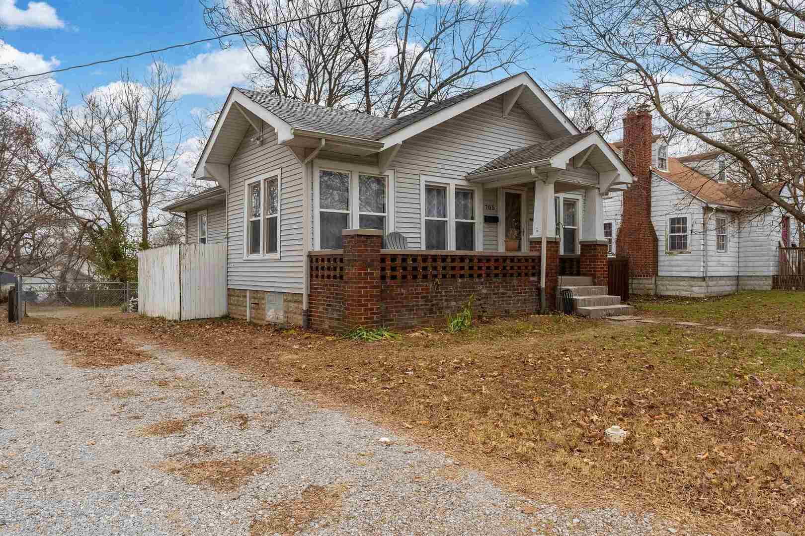 705 North Bridge Street Carbondale, IL 62901 - Photo 3 of 29 a front view of a house with a yard