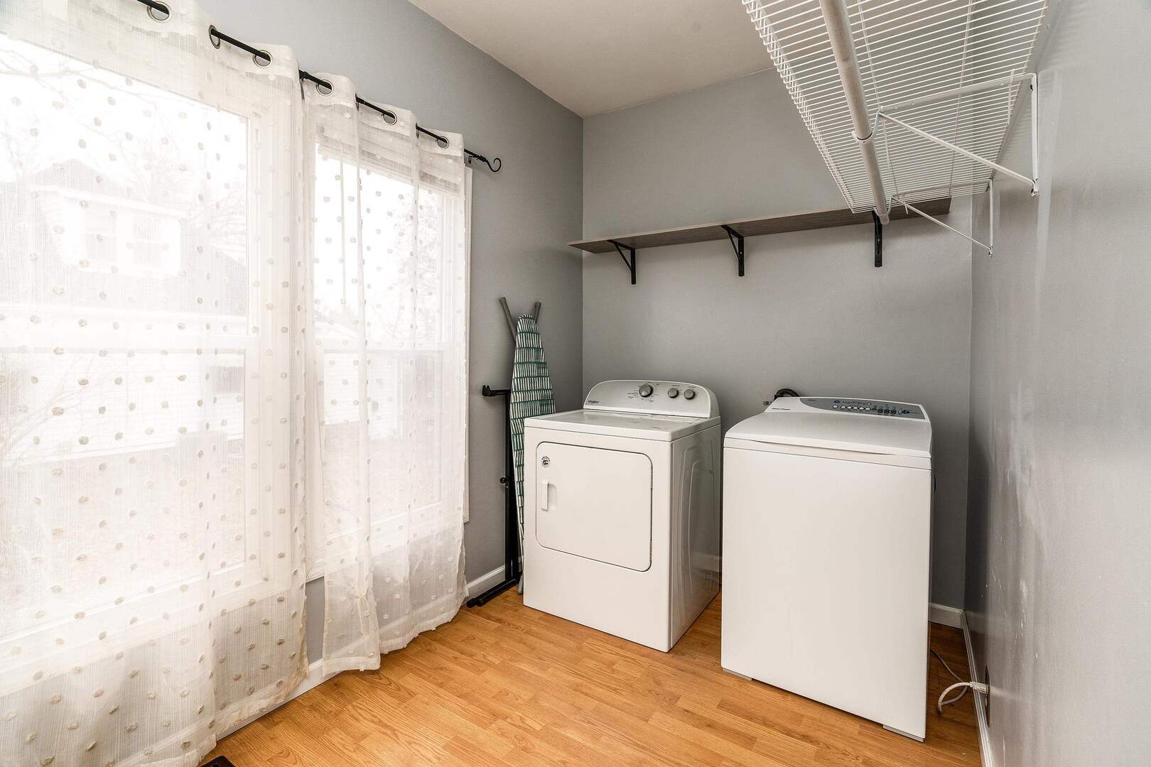 705 North Bridge Street Carbondale, IL 62901 - Photo 8 of 29 a utility room with dryer and washer
