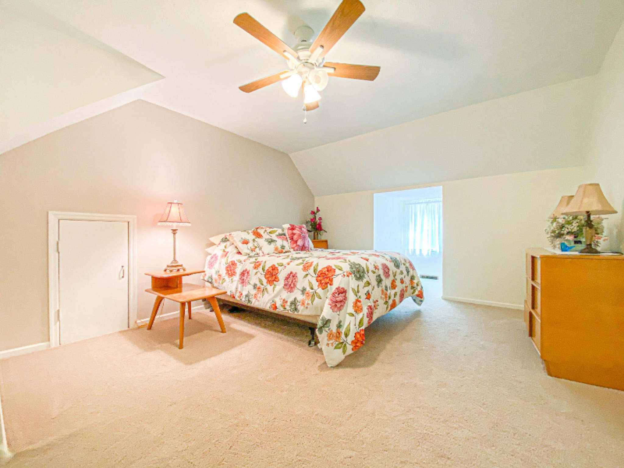 28845 Middle Crossing Road Dowagiac, MI 49047 - Photo 8 of 41 Upper Bedroom