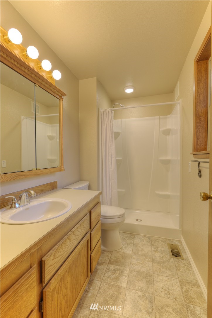 17818 98th Avenue South Renton, WA 98055 - Photo 13 of 23 Gallery Image 13