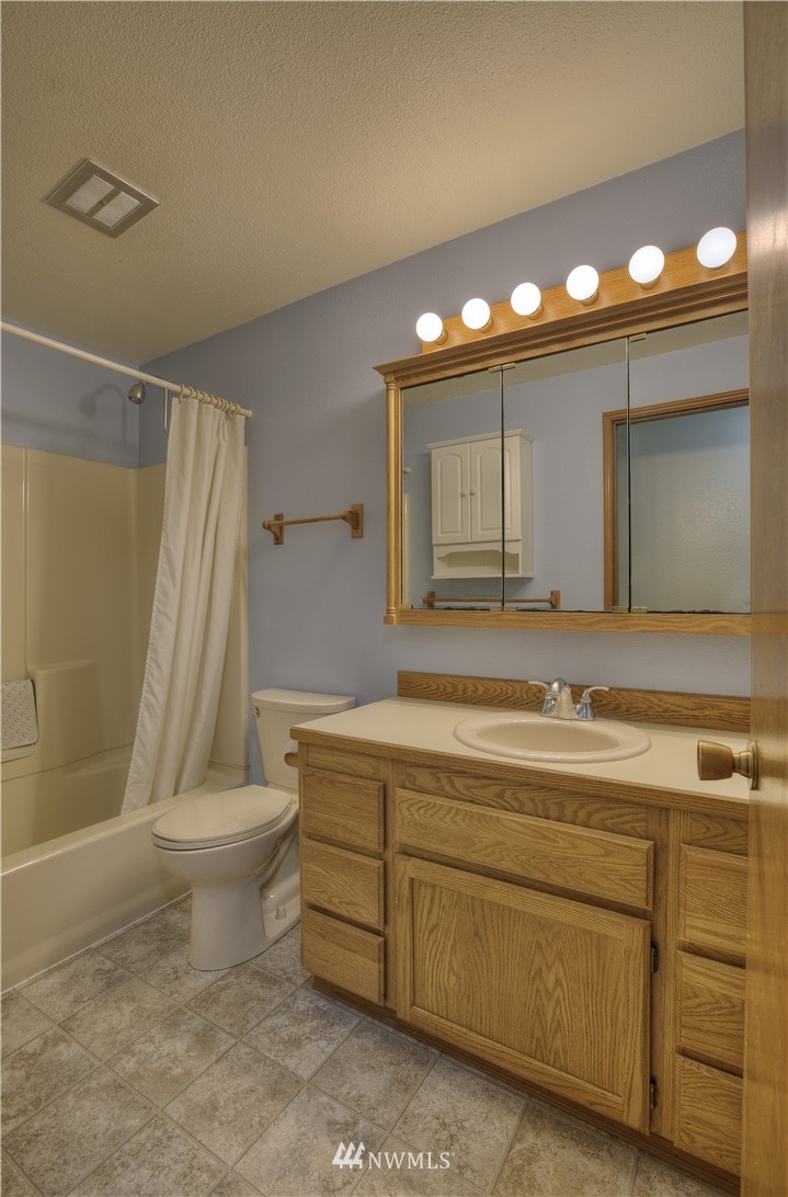 17818 98th Avenue South Renton, WA 98055 - Photo 16 of 23 Gallery Image 16
