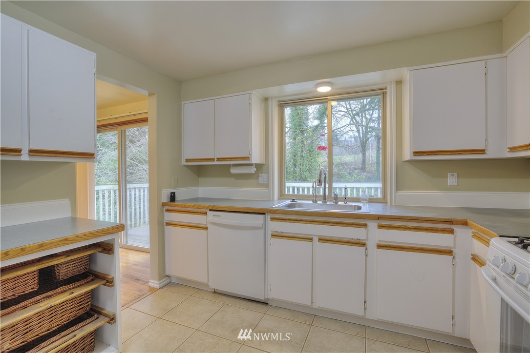 17818 98th Avenue South Renton, WA 98055 - Photo 4 of 23 Gallery Image 4