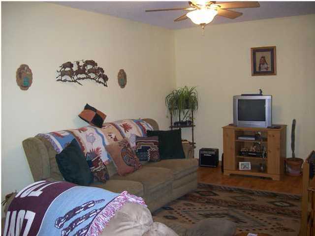 6023 Dairy Road Baker, FL 32531 - Photo 27 of 29 a living room with furniture