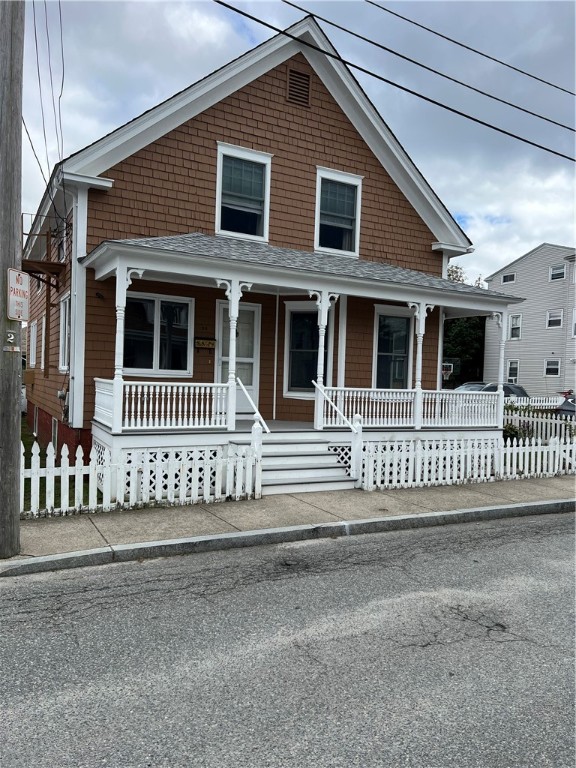 11 Martin Street Warren, RI 02885 - Photo 2 of 22 Gallery Image 2