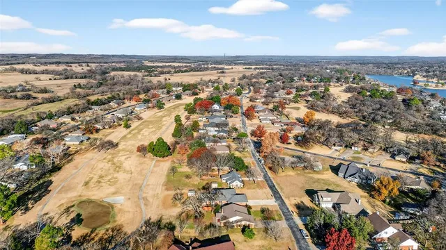 $309,000 | 234 Navajo Trail, Lake Kiowa, TX 76240