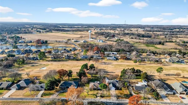 $309,000 | 234 Navajo Trail, Lake Kiowa, TX 76240