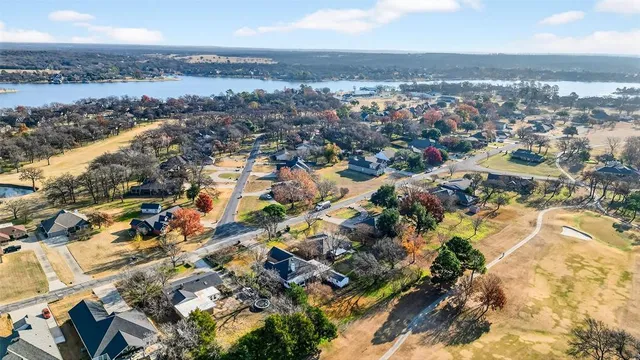 $309,000 | 234 Navajo Trail, Lake Kiowa, TX 76240