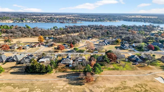 $309,000 | 234 Navajo Trail, Lake Kiowa, TX 76240