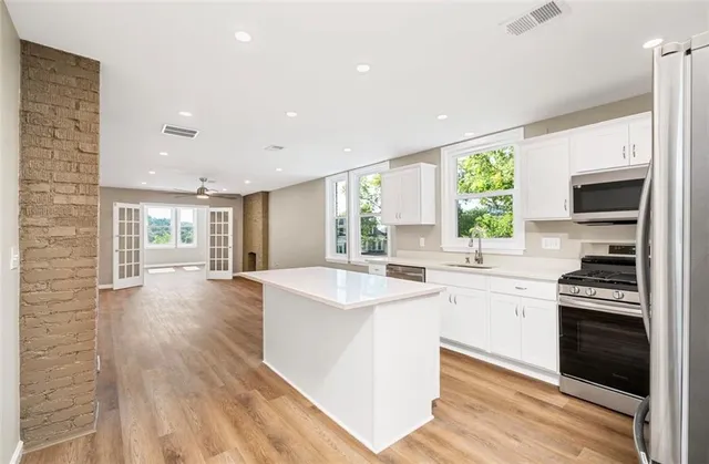 $2,150 | 81 North Euclid Avenue, Unit 2, Pittsburgh, PA 15202