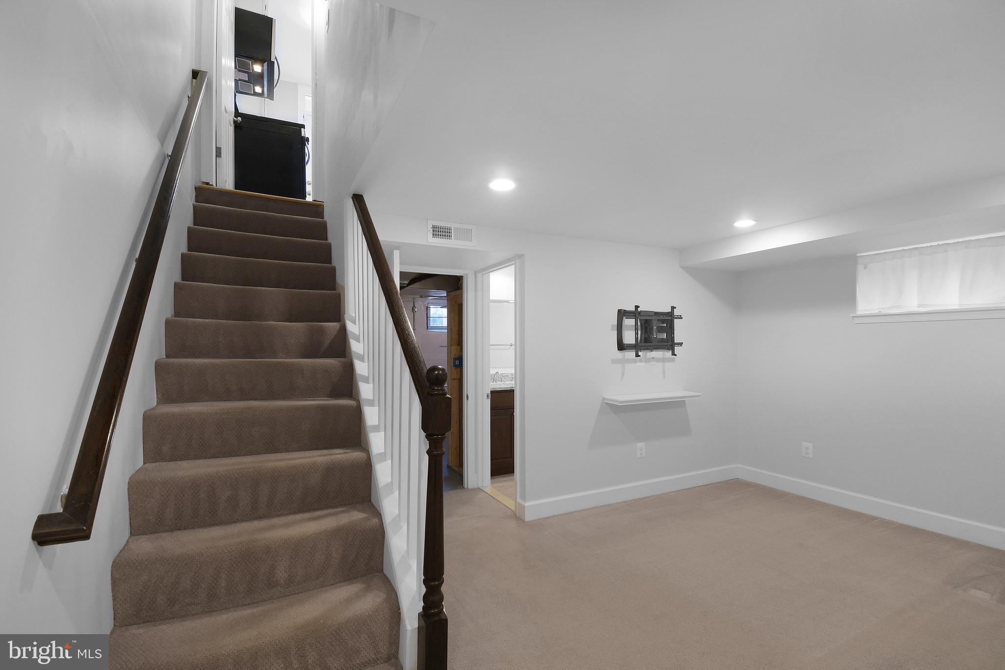 1122 Portner Road Alexandria, VA 22314 - Photo 17 of 34 Gallery Image 17