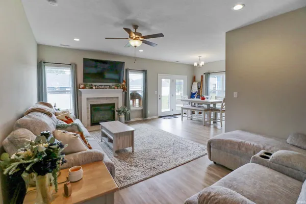 $329,900 | 1814 Southridge Drive, Frankfort, IN 46041