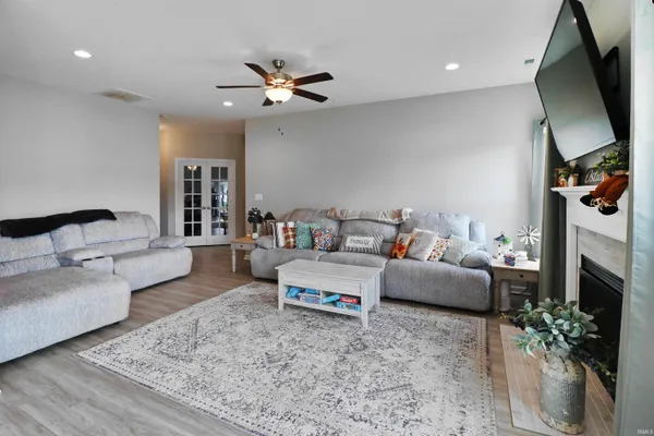 $329,900 | 1814 Southridge Drive, Frankfort, IN 46041