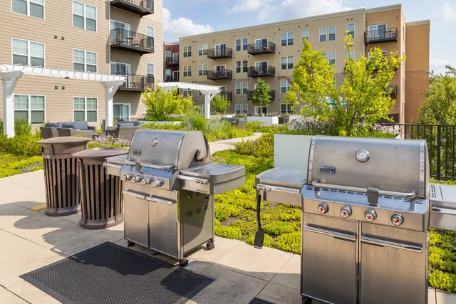 $3,134 | 255 North Addison Avenue, Unit 325, Elmhurst, IL 60126