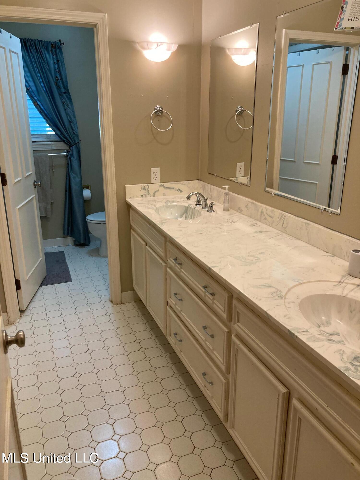 5329 Briarfield Road Jackson, MS 39211 - Photo 12 of 14 C46A8AEA-CF6A-45E3-AE09-CC71071FD2A0