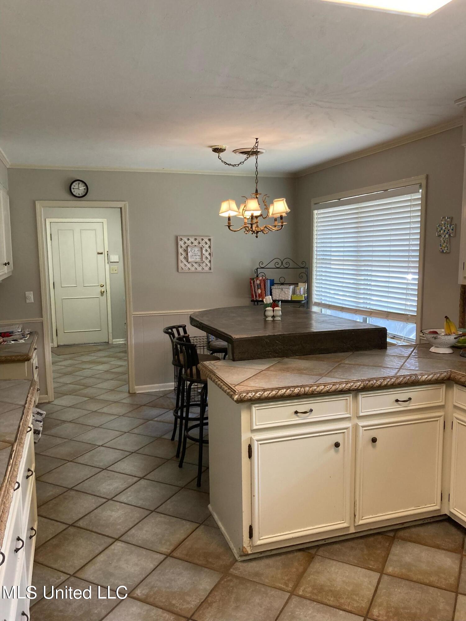 5329 Briarfield Road Jackson, MS 39211 - Photo 8 of 14 21C4933F-DED3-4B92-9F50-73AA8B9B3C0A