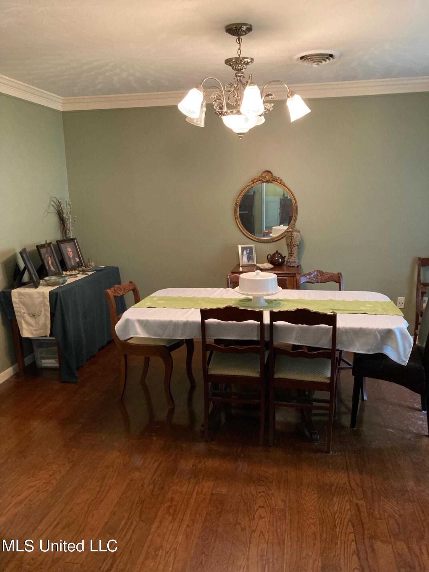 5329 Briarfield Road Jackson, MS 39211 - Photo 9 of 14 EA83D911-048A-4B12-8871-B10859F8284F