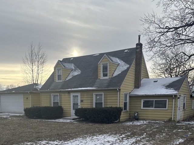 15818 St Louis Avenue Markham, IL 60428 - Photo 2 of 17 front view of a house with a dry yard
