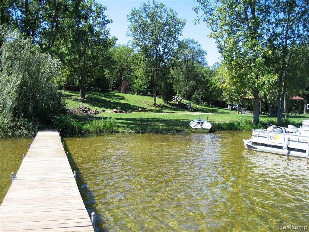 3912 Ponchartrain Pinckney, MI 48169 - Photo 24 of 25 Park Dock