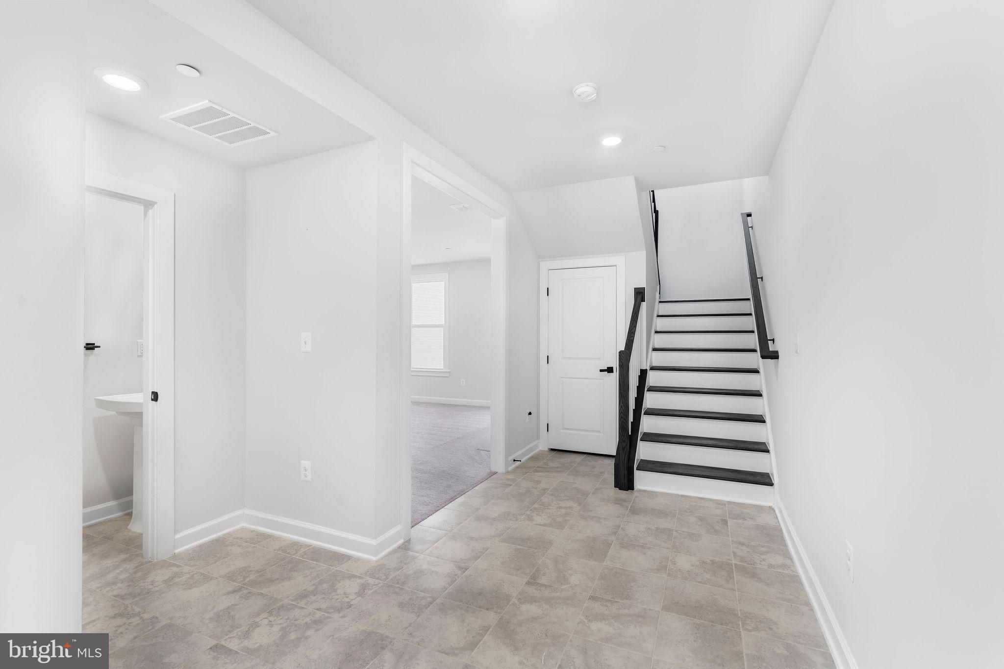 7217 Mainstream Way Columbia, MD 21044 - Photo 9 of 47 Entry Level Foyer Entrance