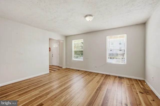 $295,000 | 5808 Burgundy Street, Capitol Heights, MD 20743