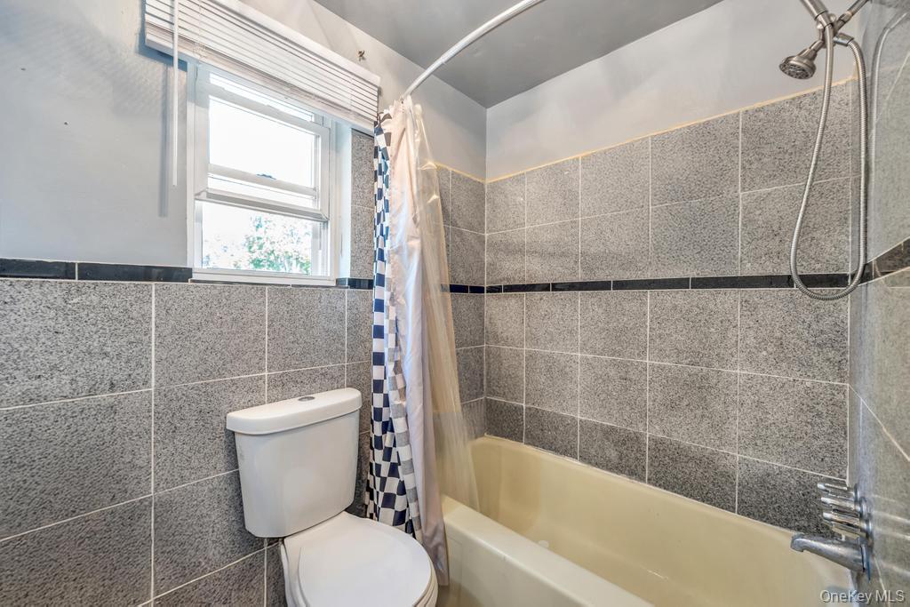 122 Dawn Road Rocky Point, NY 11778 - Photo 20 of 30
