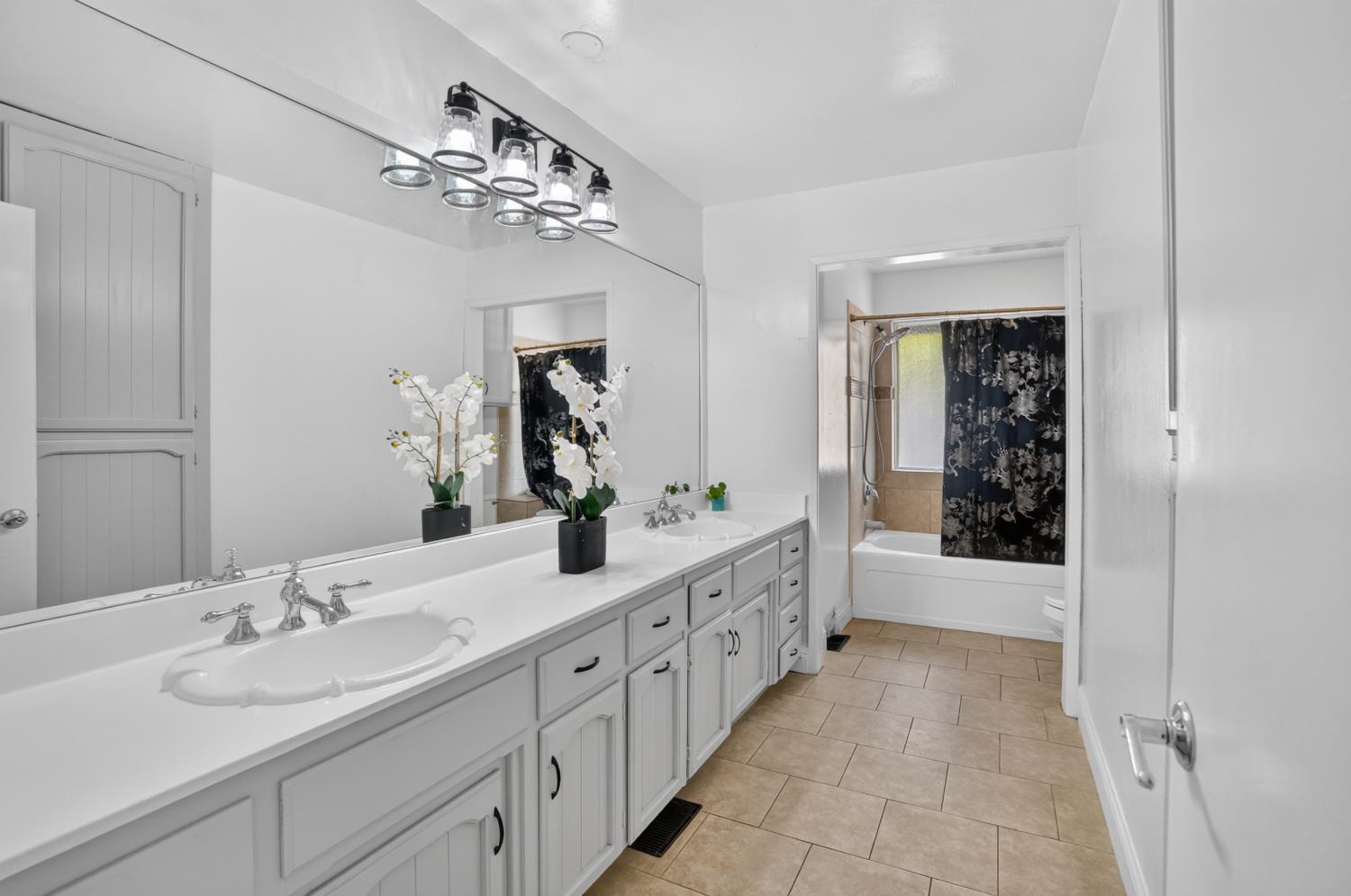 12301 East Jahant Road Acampo, CA 95220 - Photo 20 of 45 Gallery Image 20