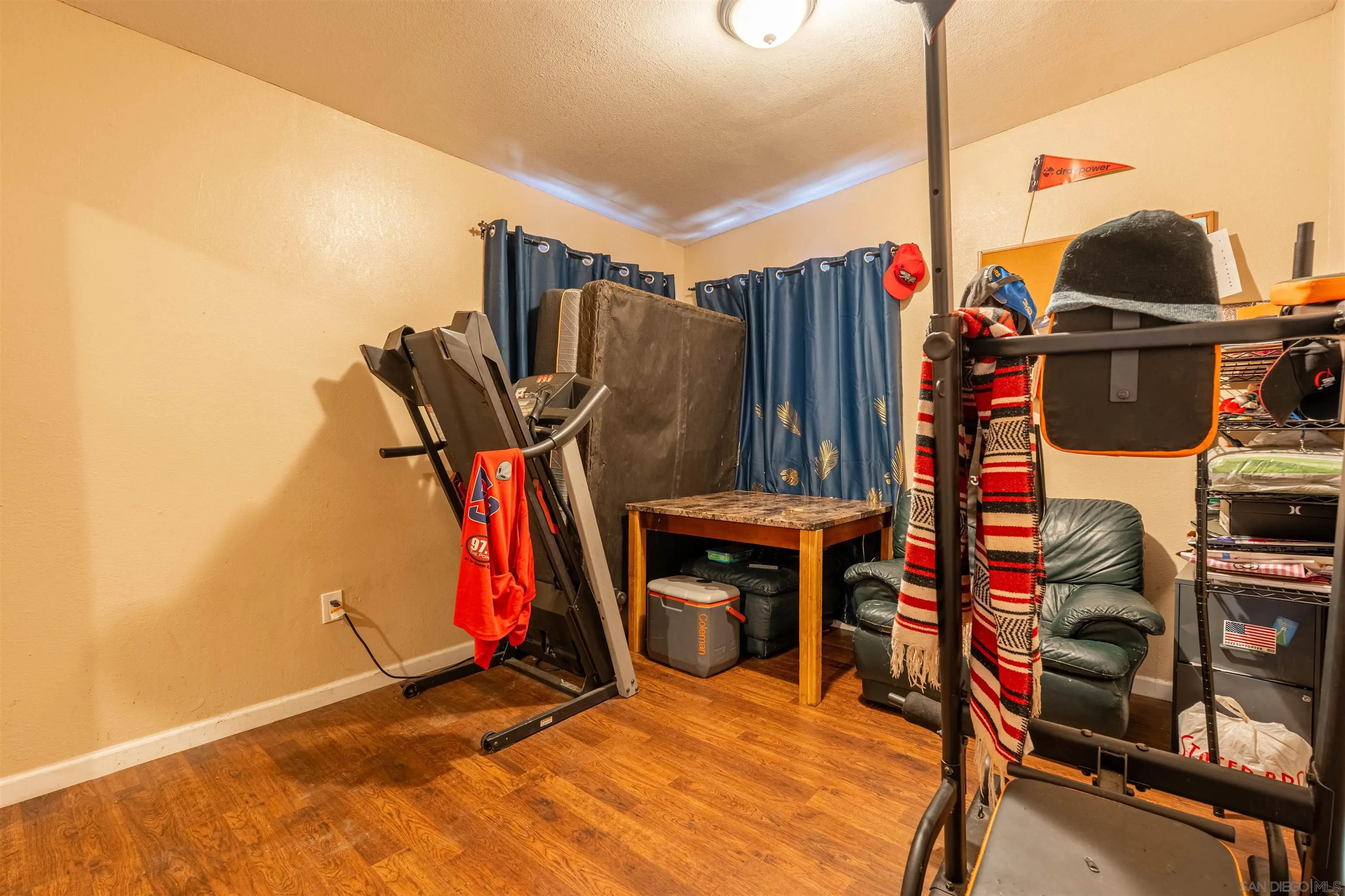 28587 Goetz Road Canyon Lake, CA 92587 - Photo 12 of 24 a view of a room with gym equipment