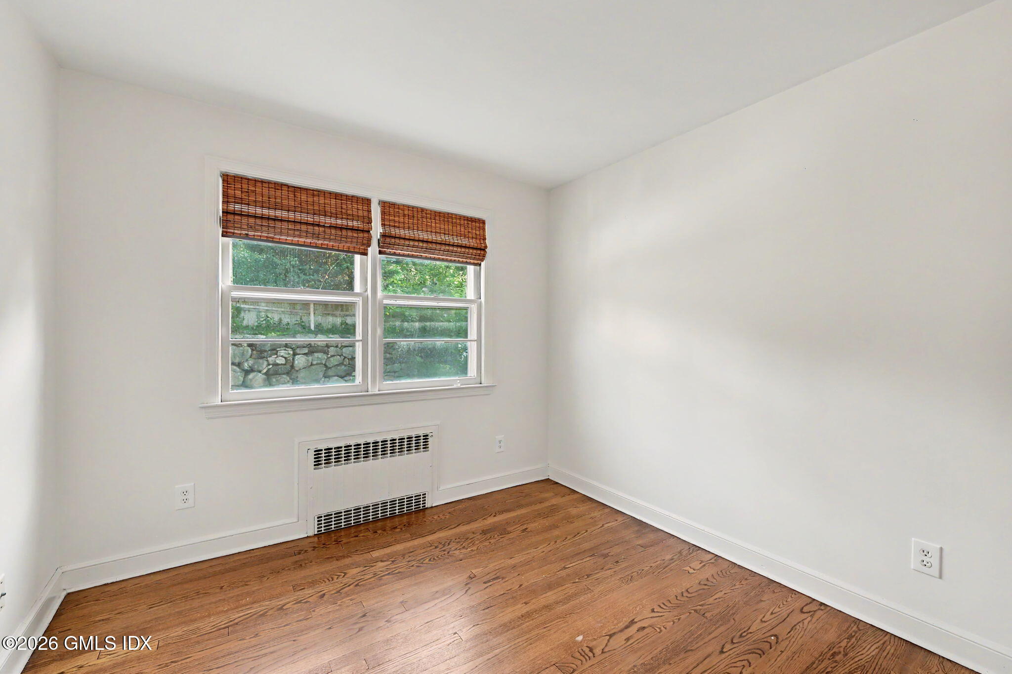 20 Meyer Place Riverside, CT 06878 - Photo 24 of 38 32-web-or-mls-20-meyer-pl